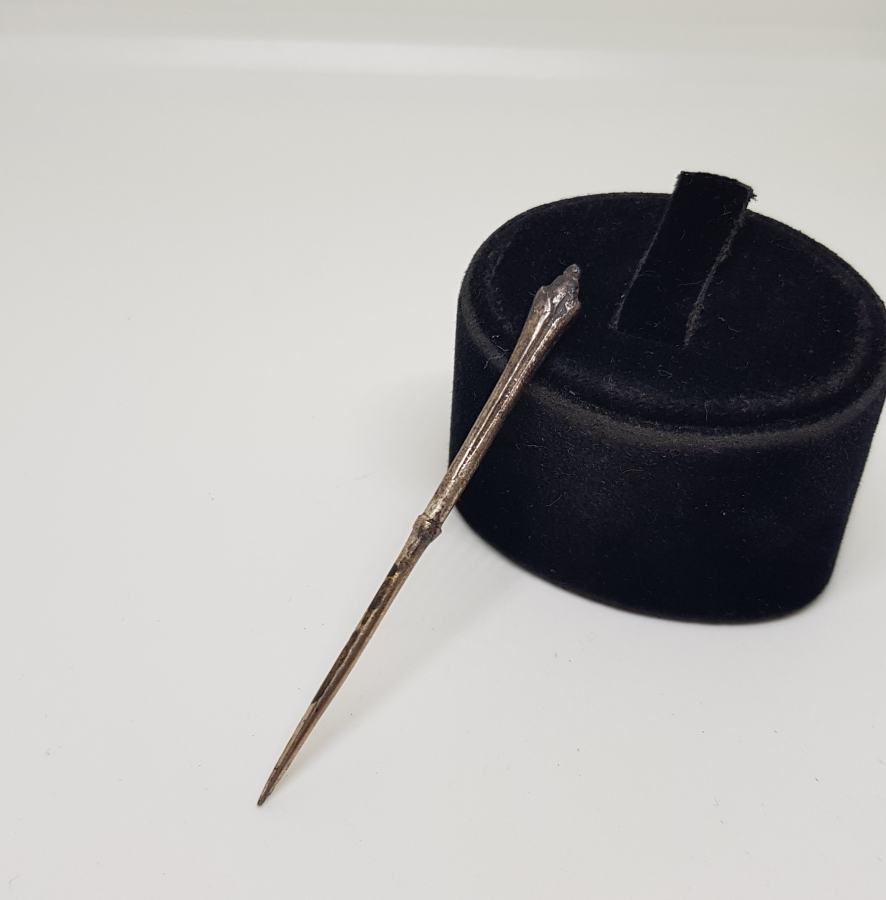 ÜST KISMI LALE FORMUNDA OSMANLI DÖNEMİ GÜMÜŞ İĞNE