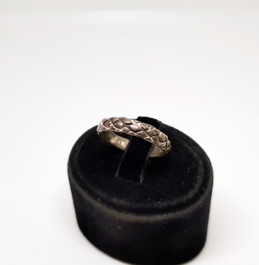 KABARTMA İŞÇİLİKLİ ALYANS MODELİ GÜMÜŞ YÜZÜK