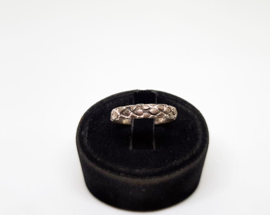 KABARTMA İŞÇİLİKLİ ALYANS MODELİ GÜMÜŞ YÜZÜK