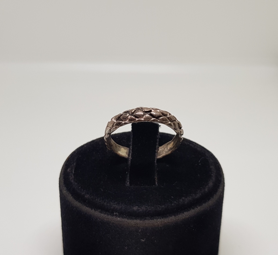 KABARTMA İŞÇİLİKLİ ALYANS MODELİ GÜMÜŞ YÜZÜK