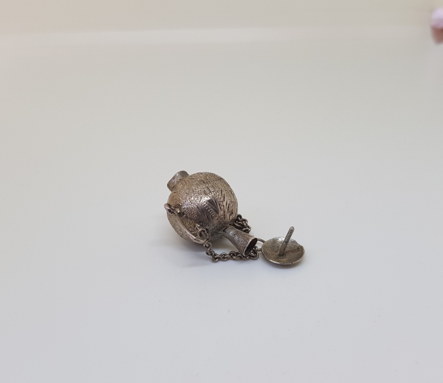 TAMAMI KALEM İŞÇİLİKLİ VE EL YAPIMI OSMANLI DÖNEMİ GÜMÜŞ ZEHİR ŞİŞESİ