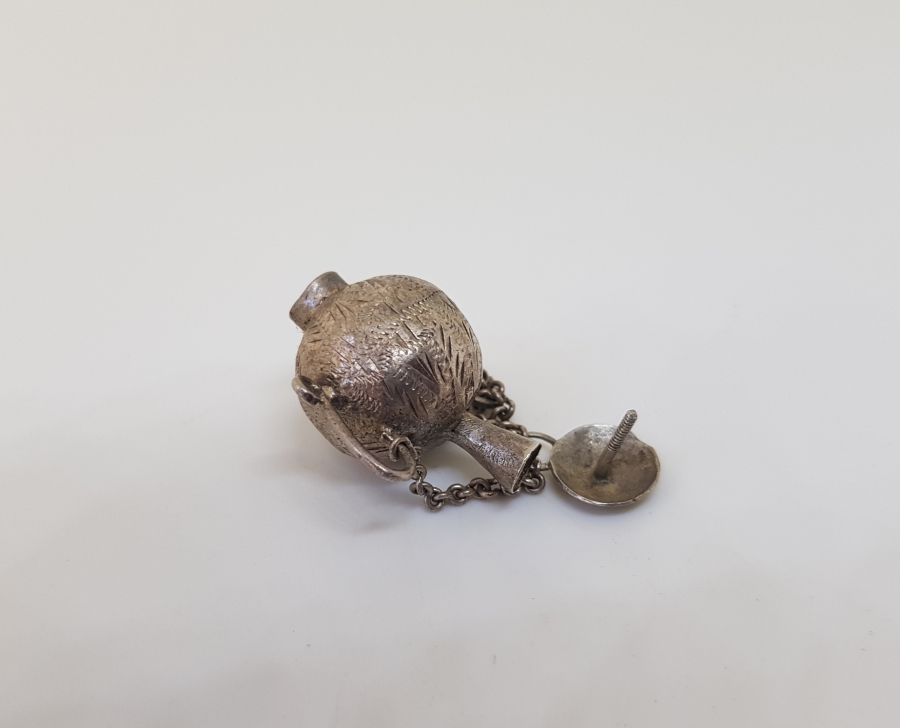 TAMAMI KALEM İŞÇİLİKLİ VE EL YAPIMI OSMANLI DÖNEMİ GÜMÜŞ ZEHİR ŞİŞESİ