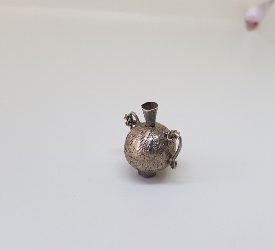 TAMAMI KALEM İŞÇİLİKLİ VE EL YAPIMI OSMANLI DÖNEMİ GÜMÜŞ ZEHİR ŞİŞESİ