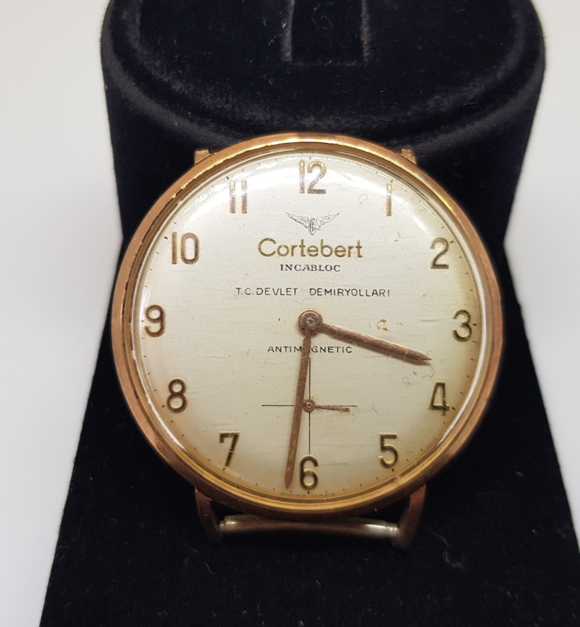 DEVLET DEMİR YOLLARI İÇİN ÖZEL YAPILMIŞ CORTEBERT MARKA ALTIN KAPLAMA KURMALI KOL SAATİ