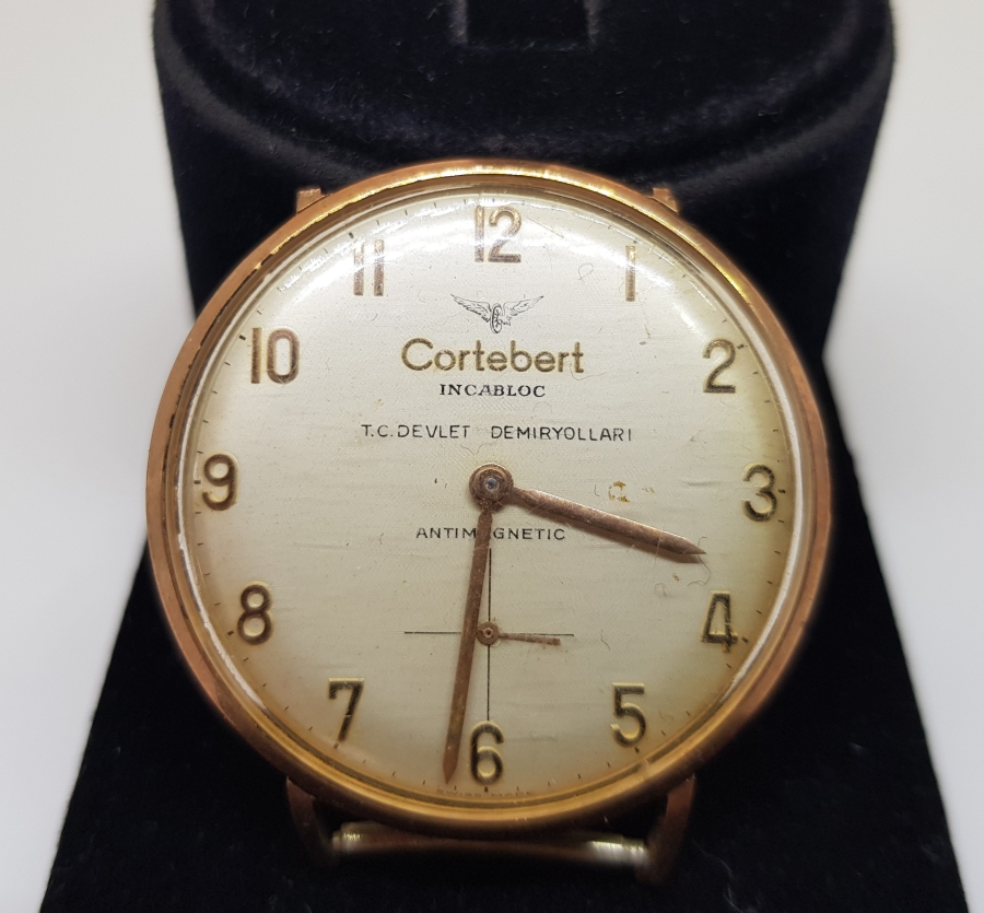 DEVLET DEMİR YOLLARI İÇİN ÖZEL YAPILMIŞ CORTEBERT MARKA ALTIN KAPLAMA KURMALI KOL SAATİ