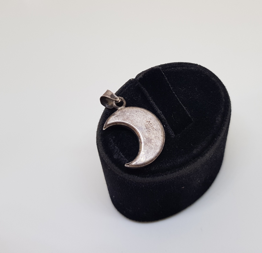 HİLAL FORMUNDA İÇİNDE DUASI İLE GÜMÜŞTEN MAMUL CEVŞEN-İ KEBİR