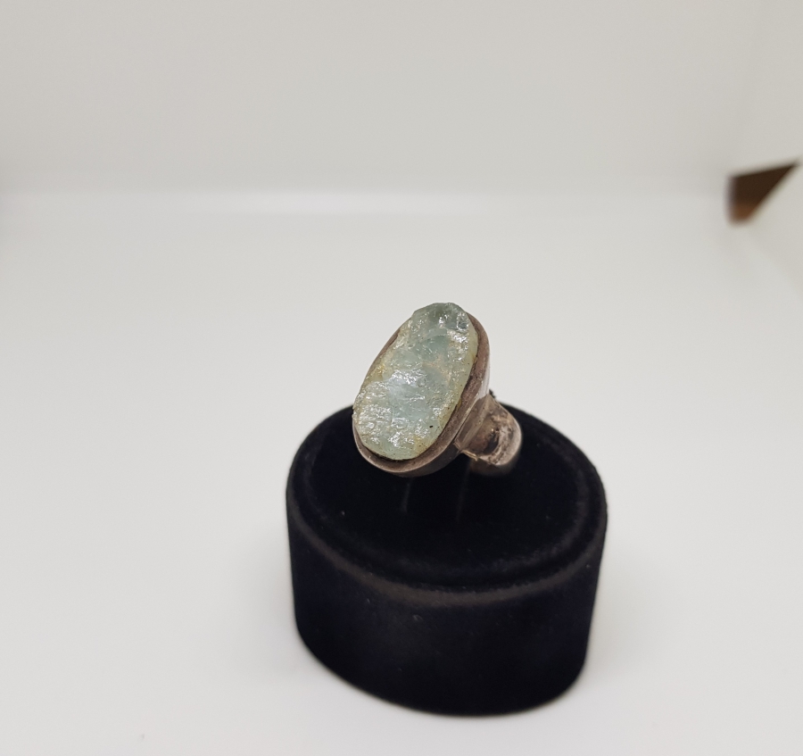 ÜZERİ İŞLENMEMİŞ HAM DOĞAL TAŞLI ÖZEL YAPIM GÜMÜŞ YÜZÜK