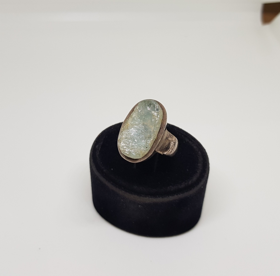 ÜZERİ İŞLENMEMİŞ HAM DOĞAL TAŞLI ÖZEL YAPIM GÜMÜŞ YÜZÜK