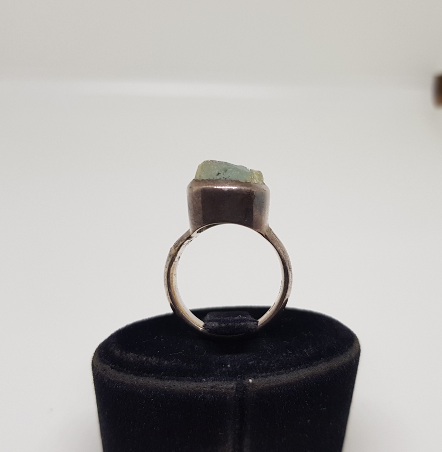 ÜZERİ İŞLENMEMİŞ HAM DOĞAL TAŞLI ÖZEL YAPIM GÜMÜŞ YÜZÜK