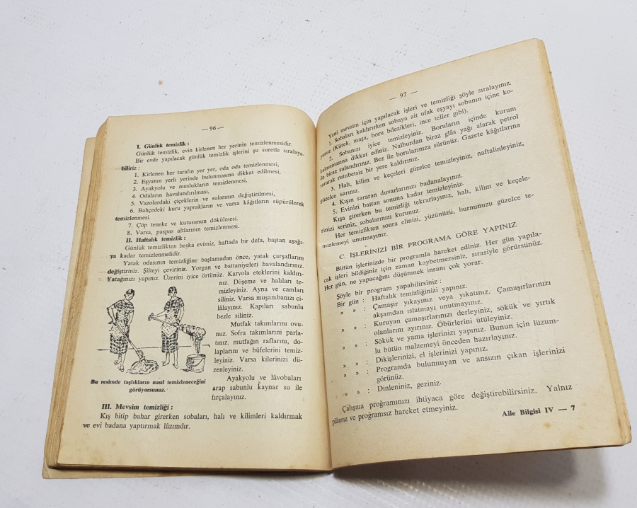 AİLE BİLİGİSİ İLE İLGİLİ ANTİKA KİTAP