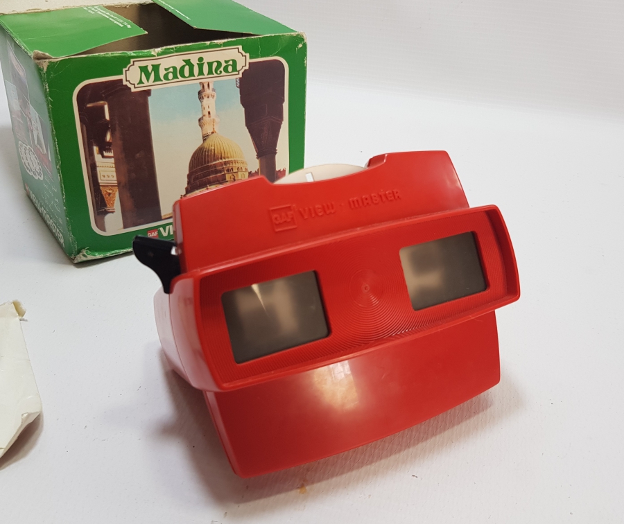 İÇİNDE HACDAN KARELER BULUNAN ORİJİNAL KUTUSUNDA ANTİKA FİLM MAKİNESİ