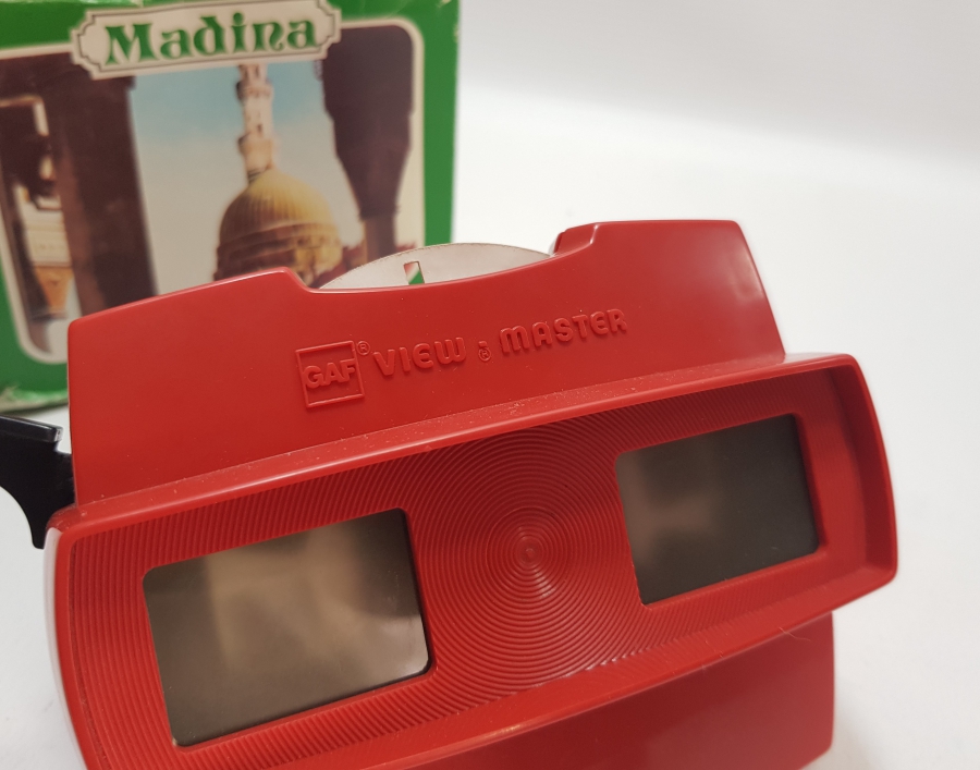 İÇİNDE HACDAN KARELER BULUNAN ORİJİNAL KUTUSUNDA ANTİKA FİLM MAKİNESİ