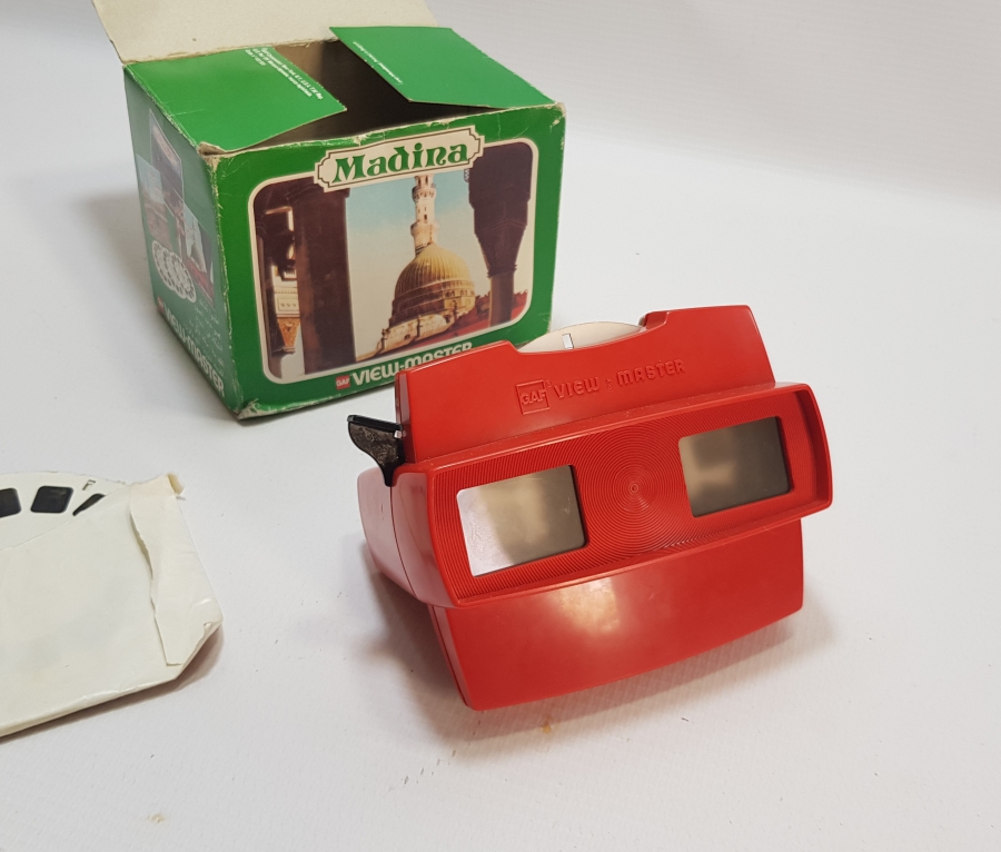 İÇİNDE HACDAN KARELER BULUNAN ORİJİNAL KUTUSUNDA ANTİKA FİLM MAKİNESİ