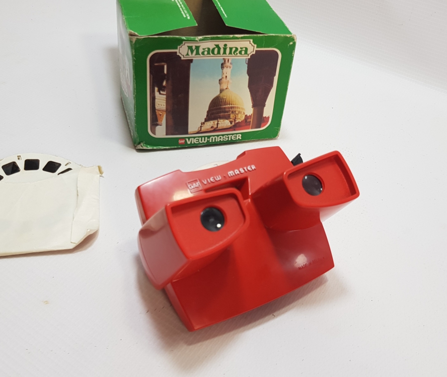 İÇİNDE HACDAN KARELER BULUNAN ORİJİNAL KUTUSUNDA ANTİKA FİLM MAKİNESİ