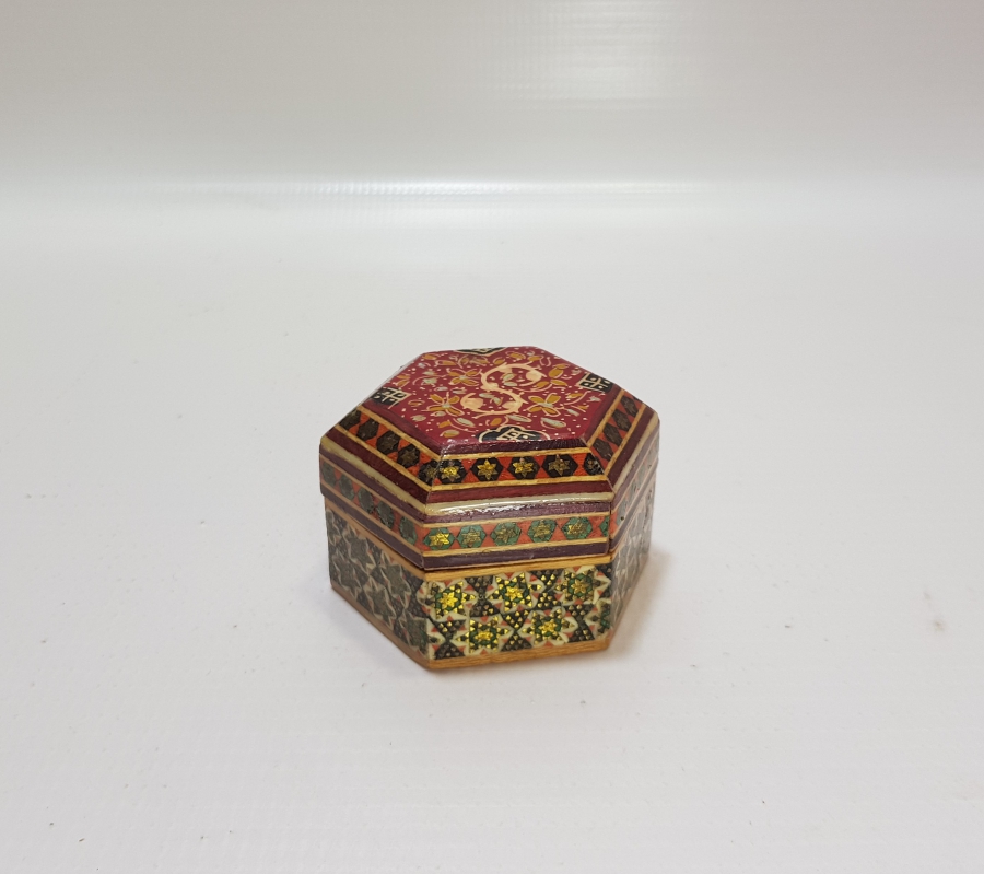 MARKUTERİ İŞÇİLİKLİ ANTİKA KAPAKLI TESPİH KUTUSU