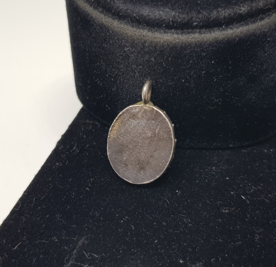 OSMANLI DÖNEMİ BEYAZ MERCANLI NADİR GÜMÜŞ KOLYE UCU