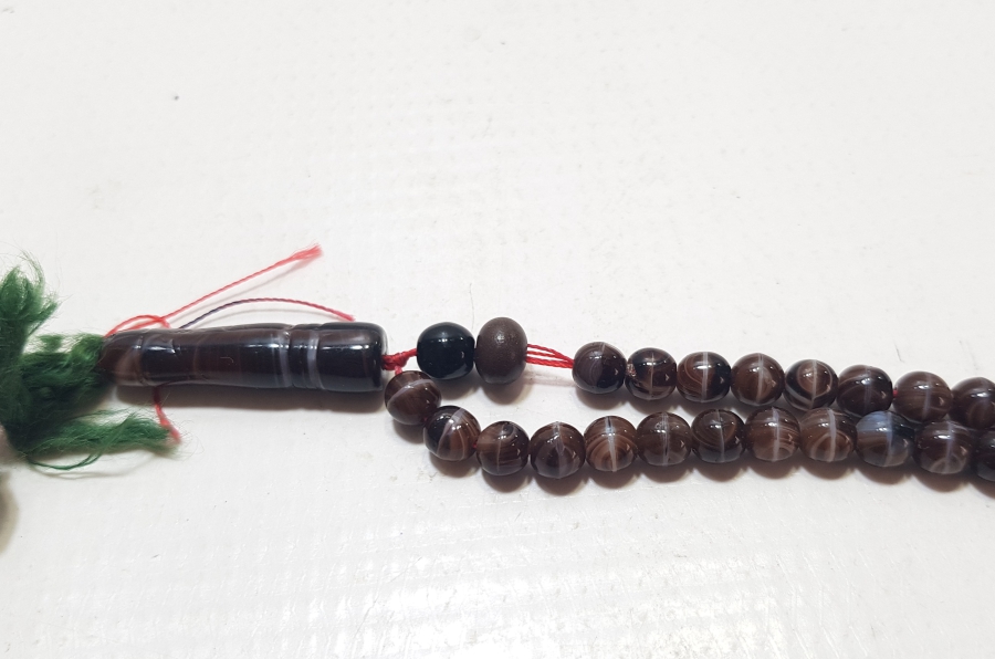 ORİJİNAL PÜSKÜLÜYLE OSMANLI DÖNEMİ AKİK FORMLU BEYKOZ NAMAZ TESPİHİ