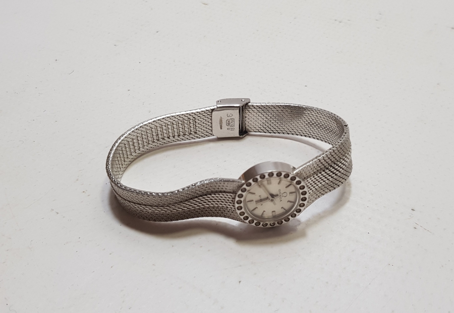 OMEGA MARKA KURMALI ANTİKA KOL SAATİ