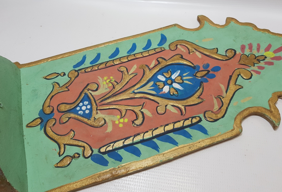 EDİRNEKARİ FORMDA YAPILMIŞ ÜZERİ İŞLEMELİ ANTİKA LAMBALIK - KAVUKLUK