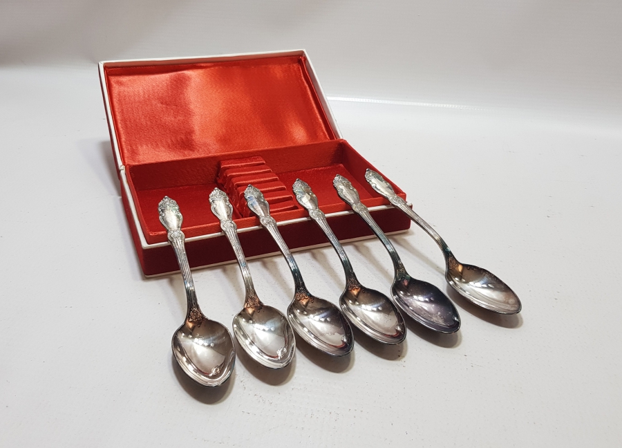 ORİJİNAL KUTUSUNDA SOVYET RUSYA YAPIMI GÜMÜŞ KAPLAMA KAŞIK TAKIMI