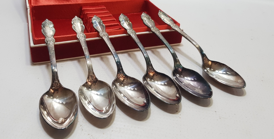 ORİJİNAL KUTUSUNDA SOVYET RUSYA YAPIMI GÜMÜŞ KAPLAMA KAŞIK TAKIMI