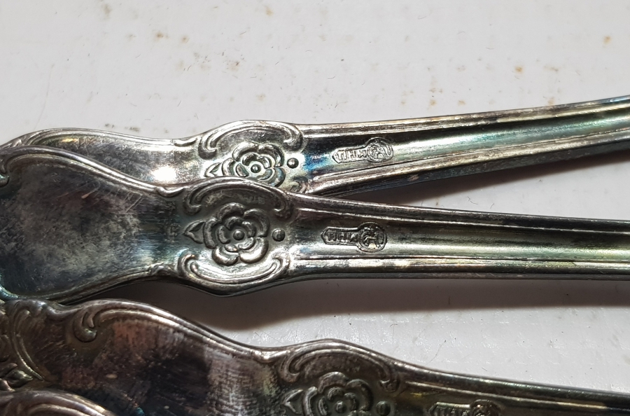 ORİJİNAL KUTUSUNDA SOVYET RUSYA YAPIMI GÜMÜŞ KAPLAMA KAŞIK TAKIMI