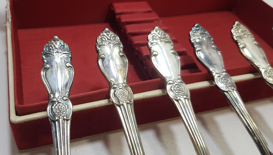 ORİJİNAL KUTUSUNDA SOVYET RUSYA YAPIMI GÜMÜŞ KAPLAMA ÇATAL TAKIMI