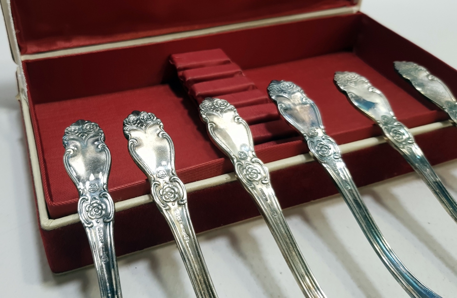 ORİJİNAL KUTUSUNDA SOVYET RUSYA YAPIMI GÜMÜŞ KAPLAMA ÇATAL TAKIMI