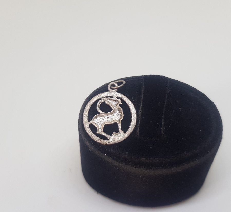 ANTİKA GÜMÜŞ BURÇ KOLYESİ