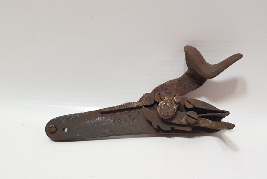 OSMANLI DÖNEMİ USTA DAMGALI DOLMA TÜFEK ÇAKMAĞI