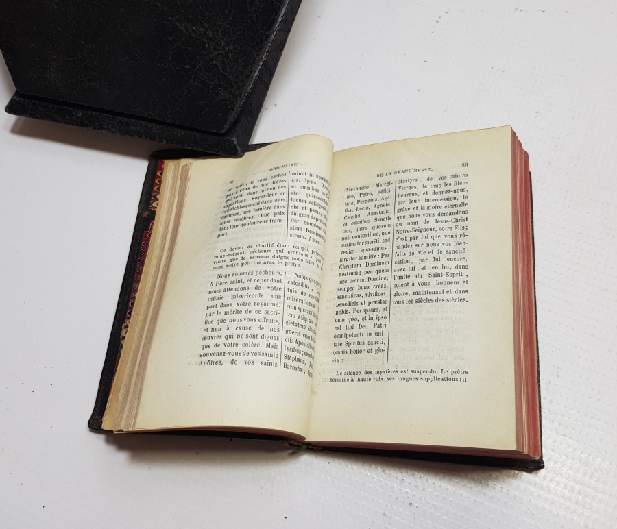 1874 TARİHLİ DERİ CİLTLİ ANTİKA İNCİL