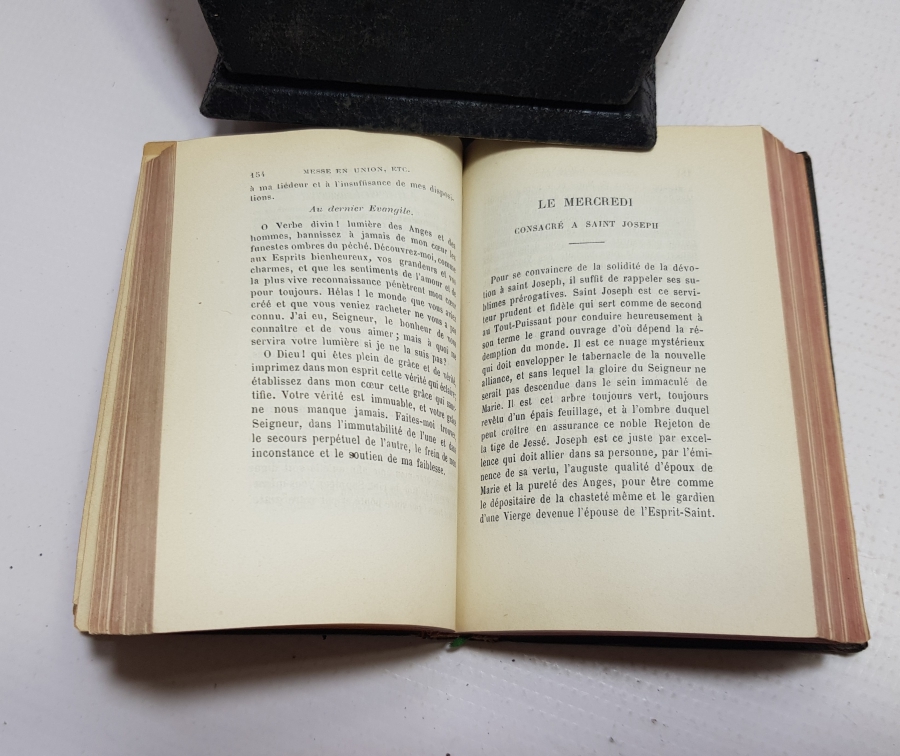 1874 TARİHLİ DERİ CİLTLİ ANTİKA İNCİL