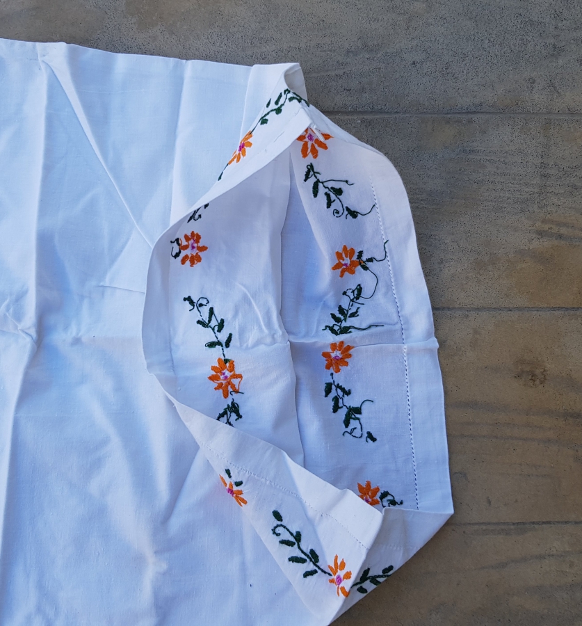 ÜZERİ EL İŞİ ANTİKA YASTIK KILIFI