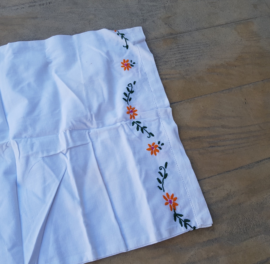 ÜZERİ EL İŞİ ANTİKA YASTIK KILIFI