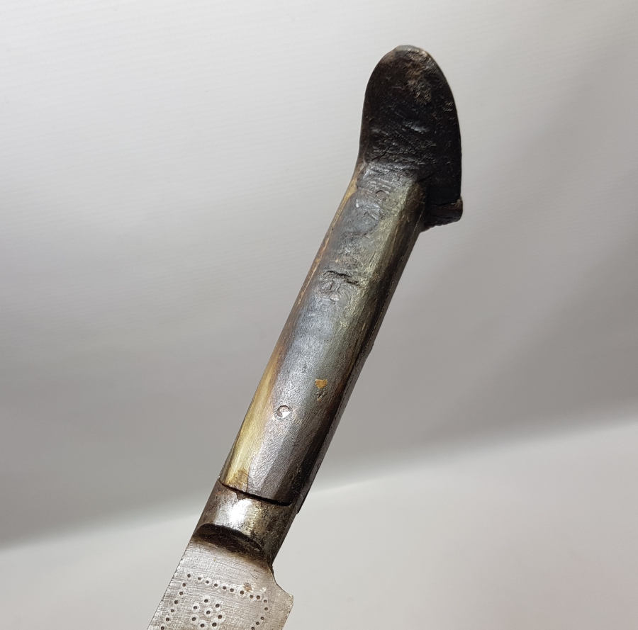 BOYNUZ SAPLI BÜYÜK BOY GÜNEŞ REMİZLİ YENİÇERİ CELLAT KILICI