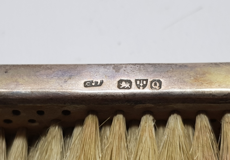 ANTİKA İNGİLİZ GÜMÜŞ ELBİSE FIRÇASI