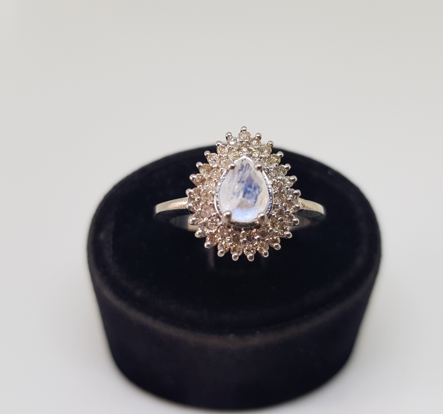 DAMLA MODELİ AQUAMARİN VE PIRLANTA TAŞLI YÜZÜK