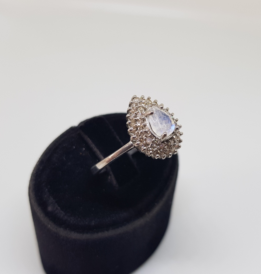 DAMLA MODELİ AQUAMARİN VE PIRLANTA TAŞLI YÜZÜK