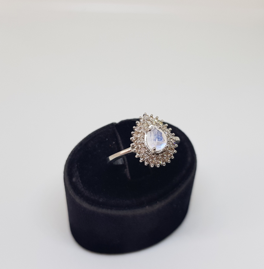 DAMLA MODELİ AQUAMARİN VE PIRLANTA TAŞLI YÜZÜK