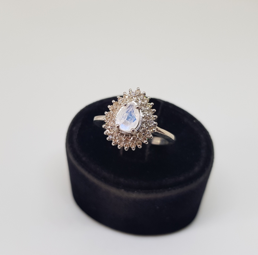 DAMLA MODELİ AQUAMARİN VE PIRLANTA TAŞLI YÜZÜK