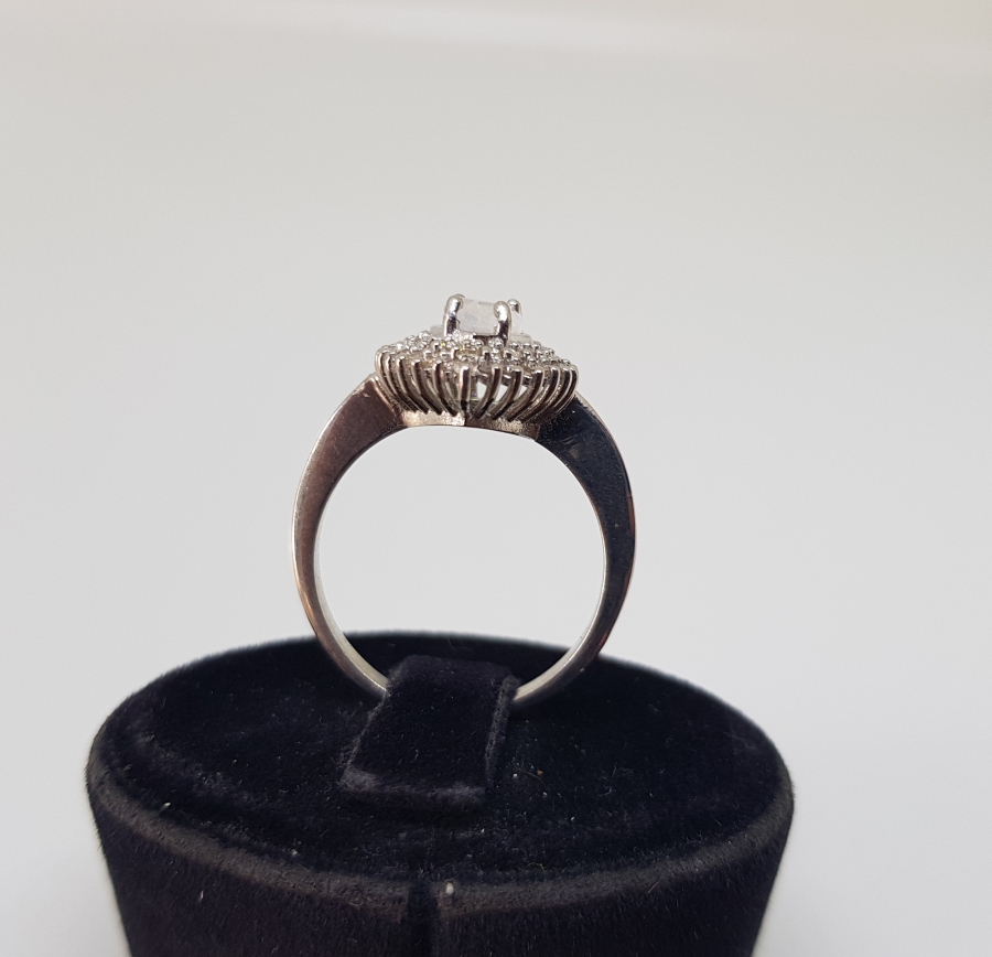 DAMLA MODELİ AQUAMARİN VE PIRLANTA TAŞLI YÜZÜK