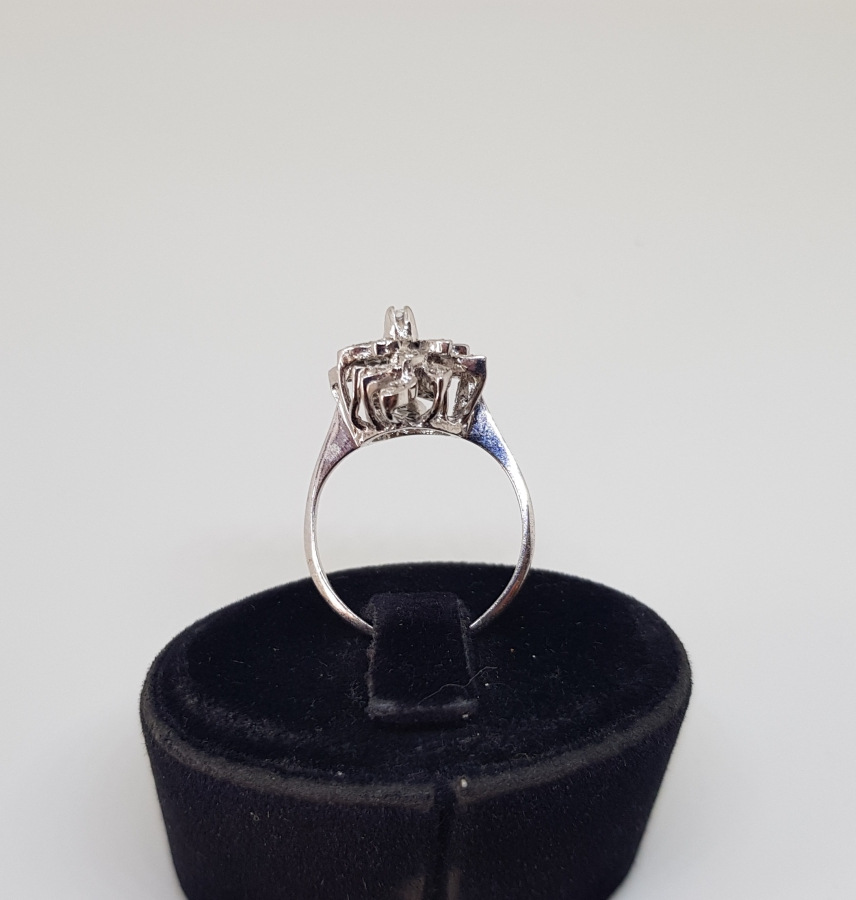 PIRLANTA TAŞLI SARMAŞIK MODELİ YÜZÜK