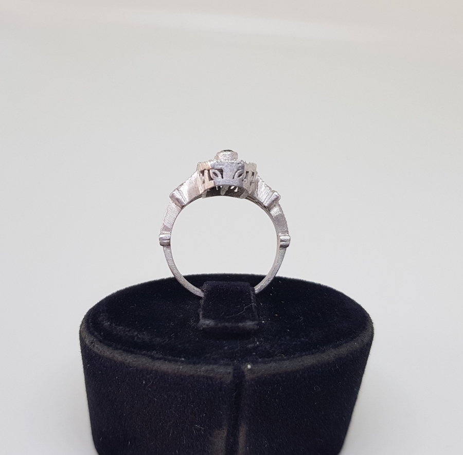 FRANSIZ MEKİK MODELİ SAFİR VE PIRLANTA TAŞLI ÖZEL YAPIM YÜZÜK