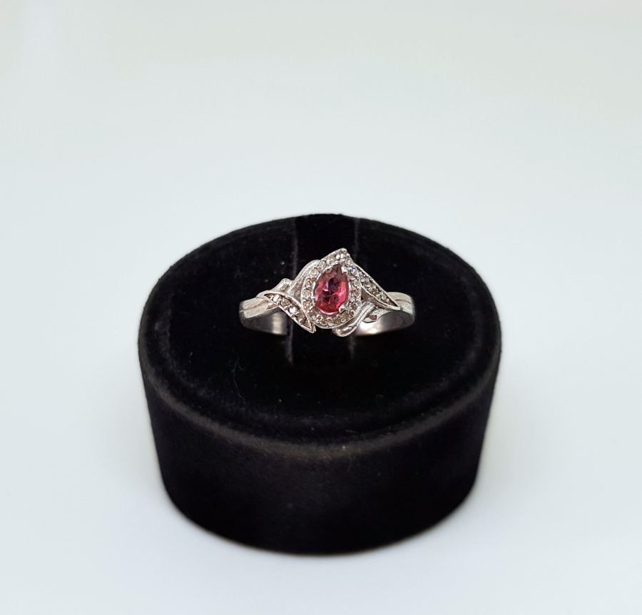 PIRLANTA VE YAKUT TAŞLI ÖZEL YAPIM SU DAMLASI MODELİ YÜZÜK