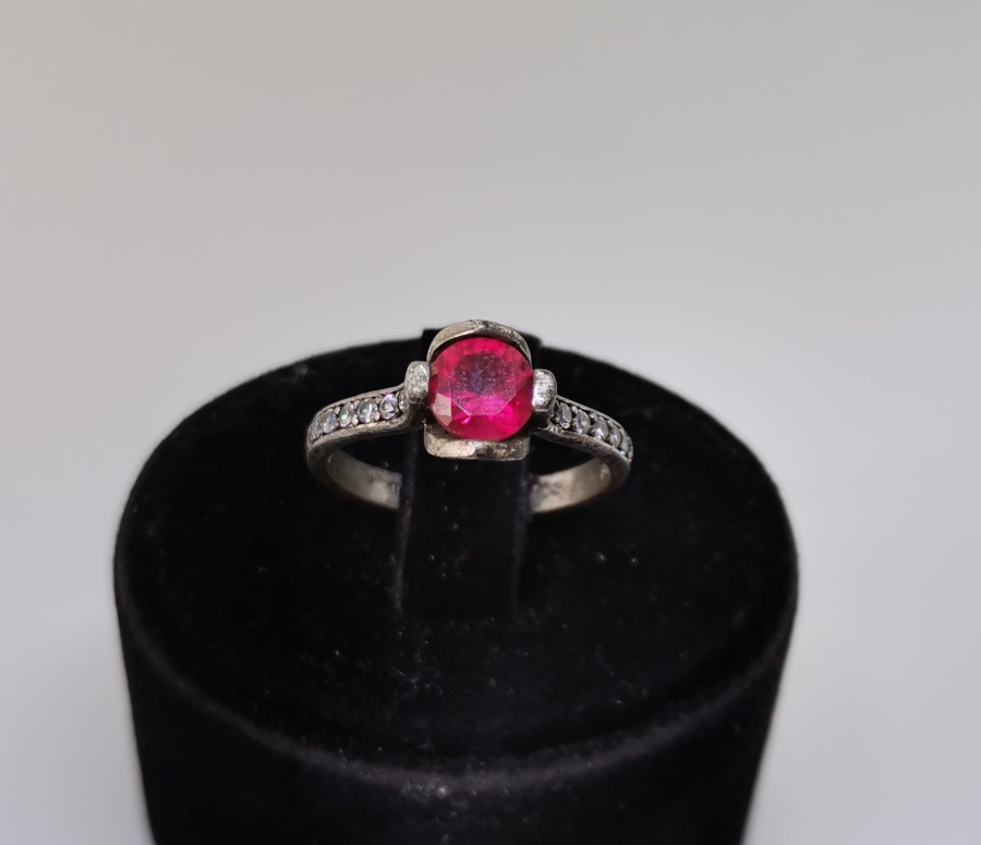 ELMAS KESİM YAKUT VE MARGAZİT TAŞLI GÜMÜŞ YÜZÜK