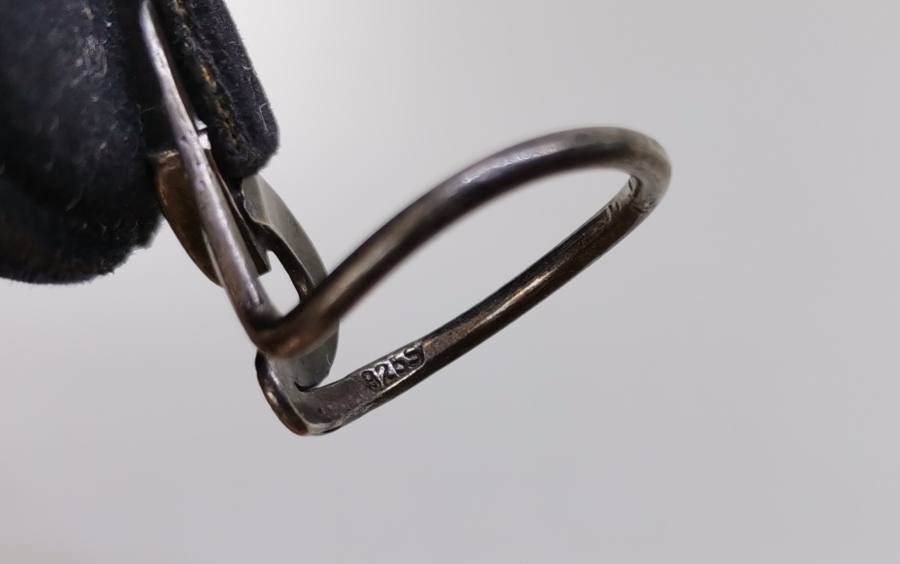 OLTU TAŞLI VE KABARTMA İŞÇİLİKLİ ÖZEL YAPIM GÜMÜŞ YÜZÜK