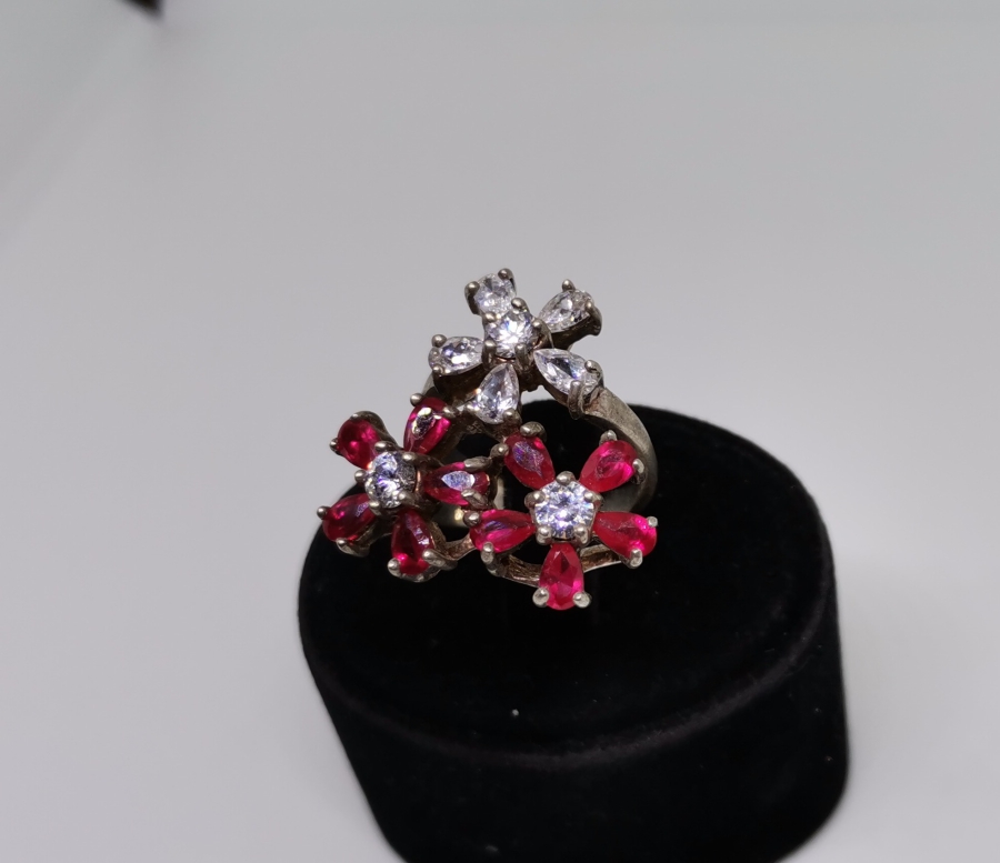 YAKUT VE MARGAZİT TAŞLI ÇİÇEK BUKETİ MODELİ GÜMÜŞ YÜZÜK