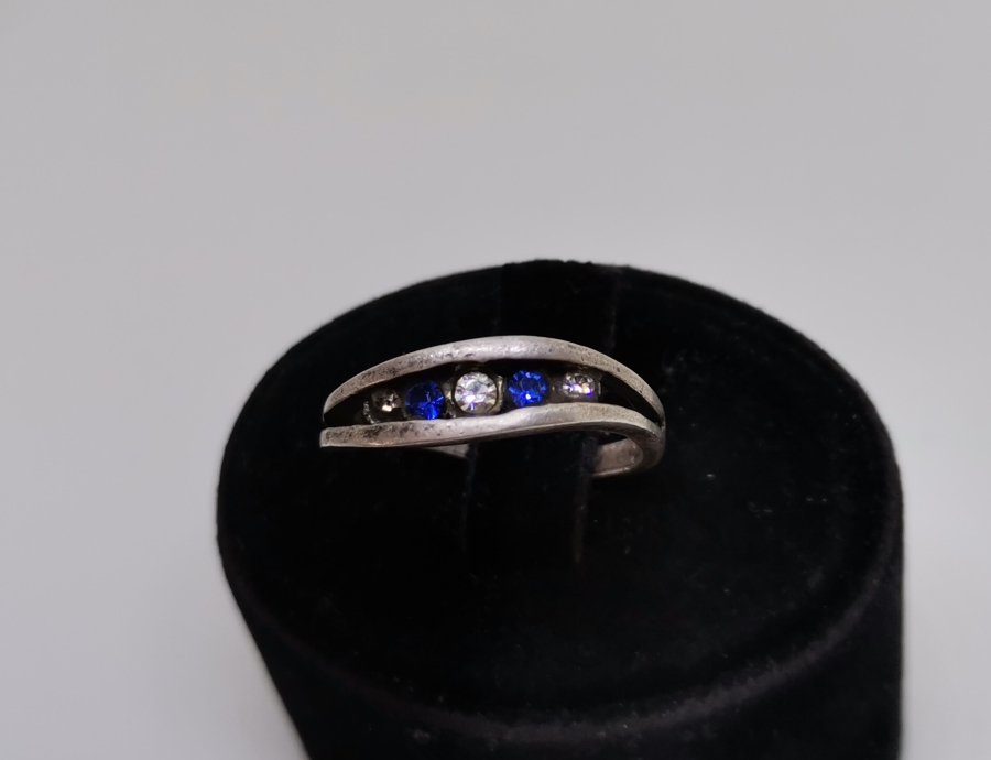 SAFİR VE MARGAZİT TAŞLI BEŞ TAŞ MODEL GÜMÜŞ YÜZÜK