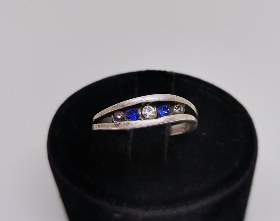 SAFİR VE MARGAZİT TAŞLI BEŞ TAŞ MODEL GÜMÜŞ YÜZÜK