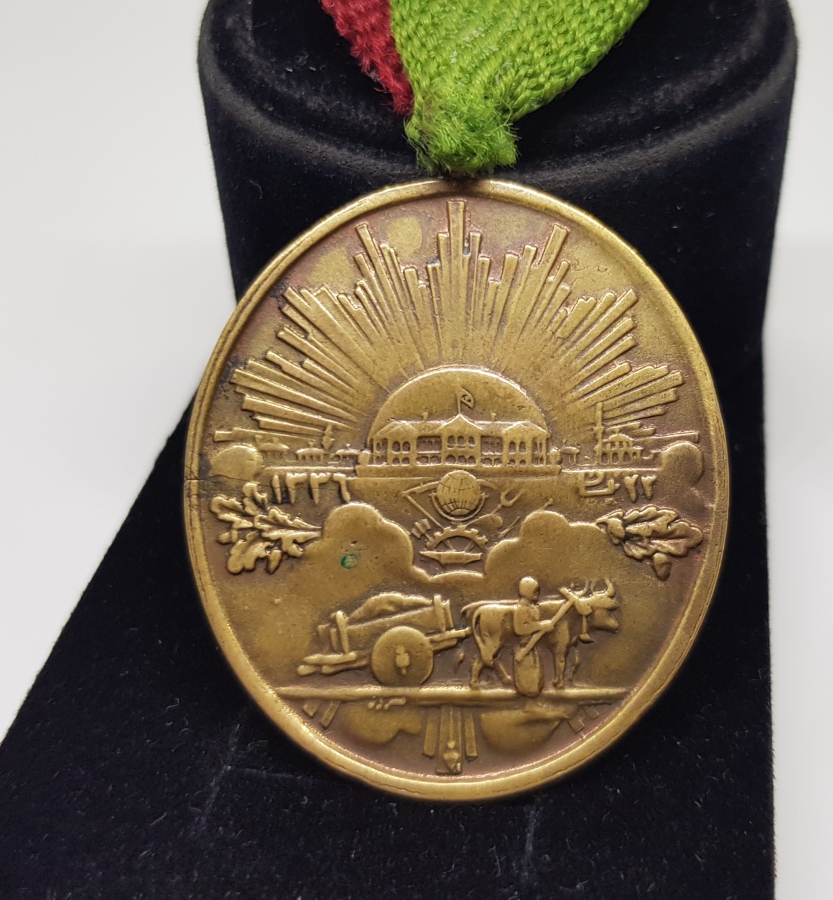 CEPHEDE SAVAŞMIŞ MİLLETVEKİLLERİNE VERİLMİŞ ÇOK NADİR OSMANLICA YAZILI ORİJİNAL KURDELALI İSTİKLAL MADALYASI